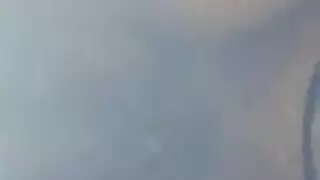 امرأة ناضجة تحصل على إيلاج مزدوج عند البوابة