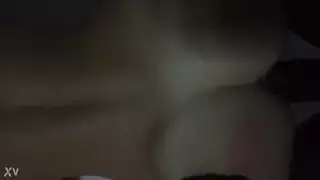 شقراء ساخنة مدمنة على أفلام القضيب الأسود الكبير