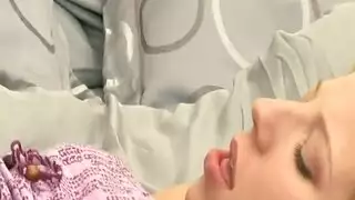 قضيب رطب مشدود وشهوة سحاقية مثيرة