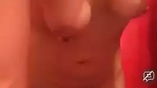 فتاة مؤخرتها كبيرة تأخذ قضيب الصباح قبل موعدها
