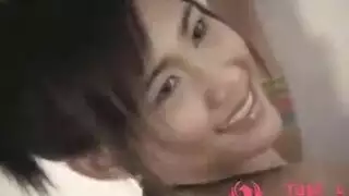 بنات مشاغبات تضربن بعض بالأقدام العارية والعاب جنسية