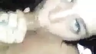الخادمات المشاغبات يأخذن جماعاً شرجياً قاسياً من رجال محظوظين